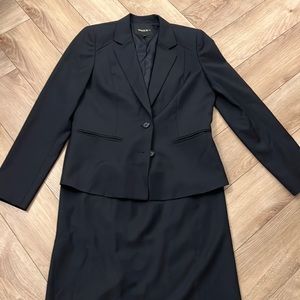 Lafayette 148 SKIRT SUIT 10 blazer, 8 skirt